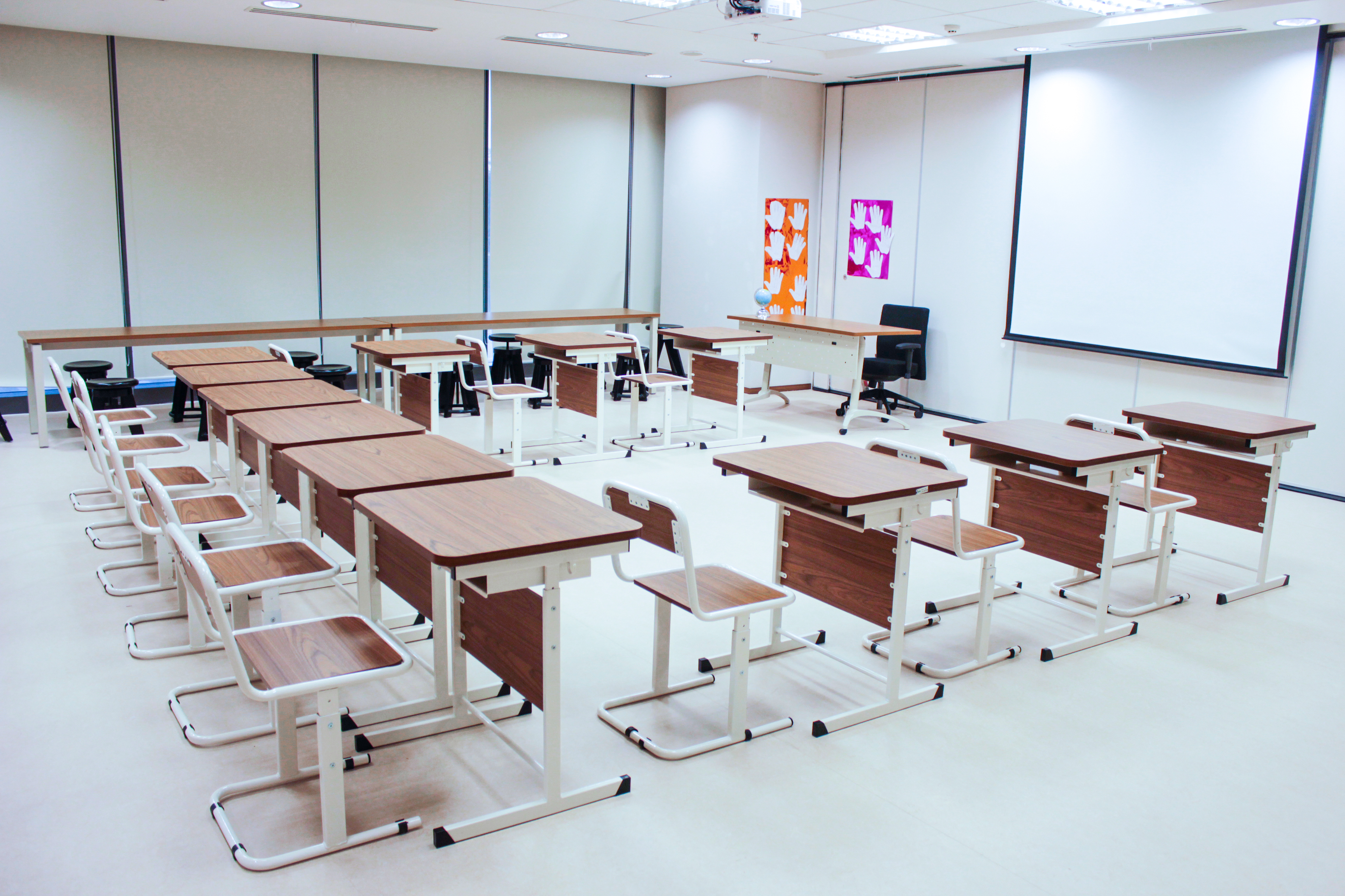 Fasilitas Belajar Ergonomis Deka Sari Perkasa